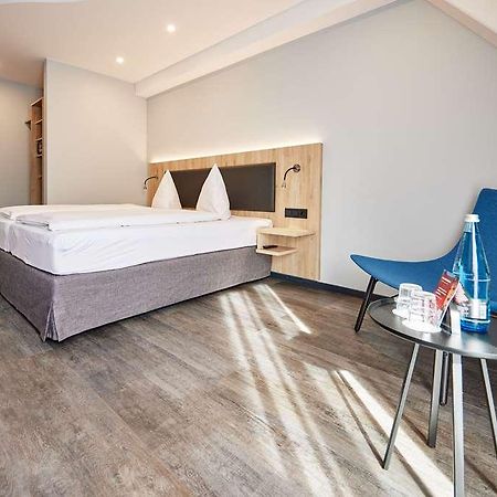 Hotel Zum Roten Baeren Freiburg Rum bild